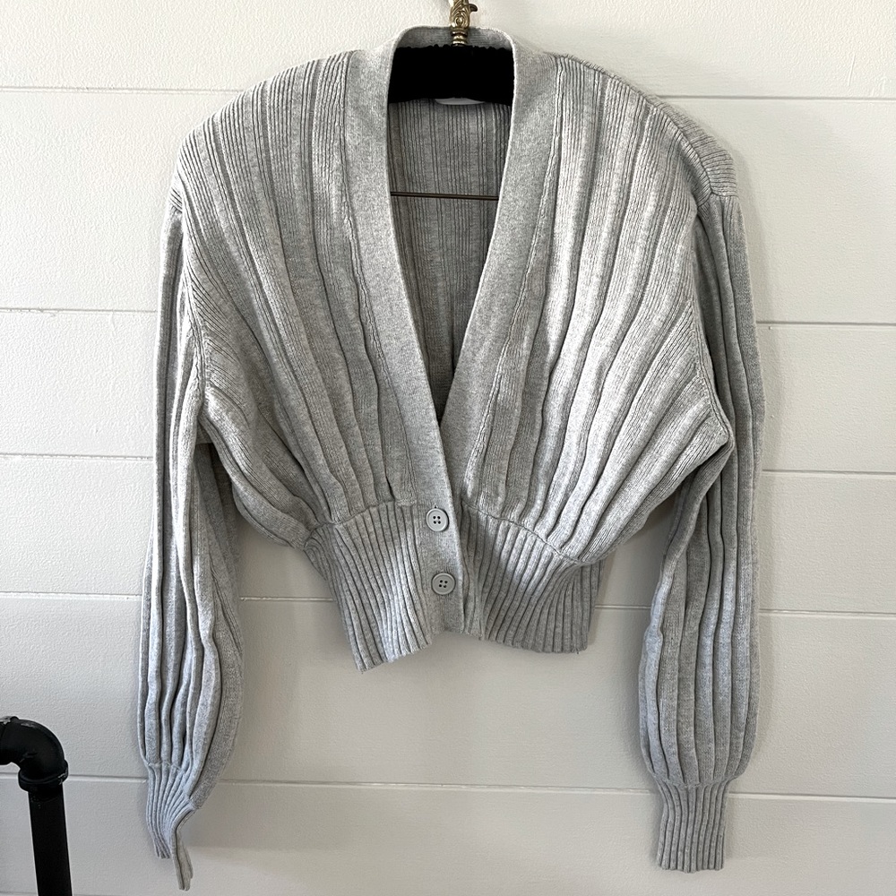 Cute cropped cardigan for fall!!